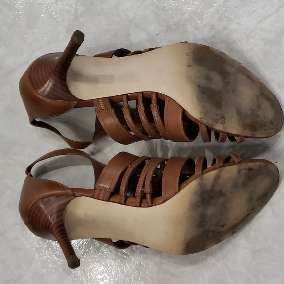 Ivanka Trump heels - Picture 5 of 9